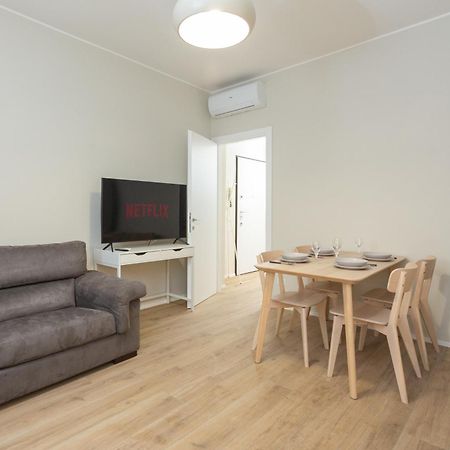 מילאנו Dreams Exclusive Apartments With Terrace - Free Parking - M1 Station - Near Center מראה חיצוני תמונה